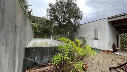 Etat actuel de la cour - projet d'extension à Saint Pargoire (34) - RBB Architectes