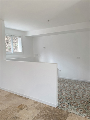 Vue intérieure – maison neuve RE2020 ossature bois, Lacoste (Hérault)
