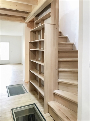 Restructuration d'un immeuble, Lodève, Hérault – vue escalier