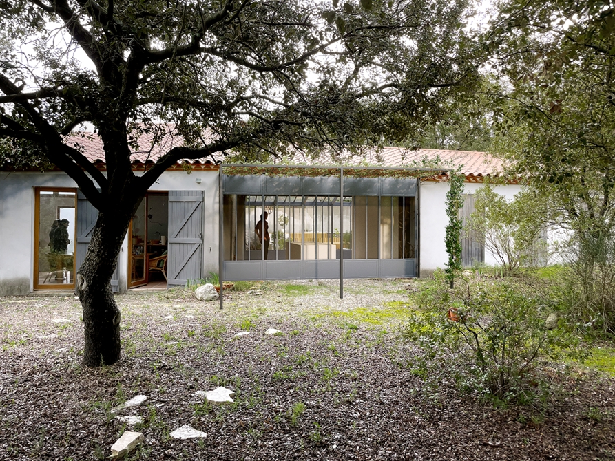 Extension cuisine sous porche – maison d'architecte Saint-Pargoire (34), perspective extérieure